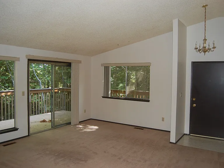 2840 Aegean Ct NE #B — Photo 10