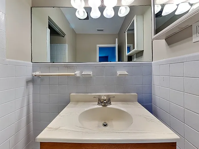 1332 Arlingwood Ave — Photo 11