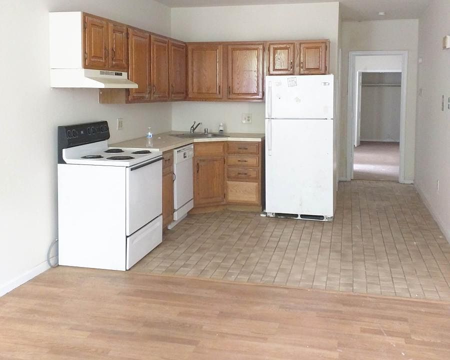 1st image of 403 N Jefferson St APT 2