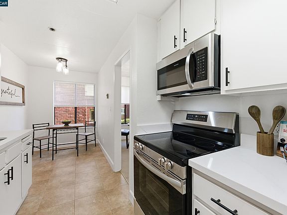 5th image of 389 Belmont St APT 103