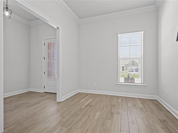 4th image of 44280 Huntley Rd