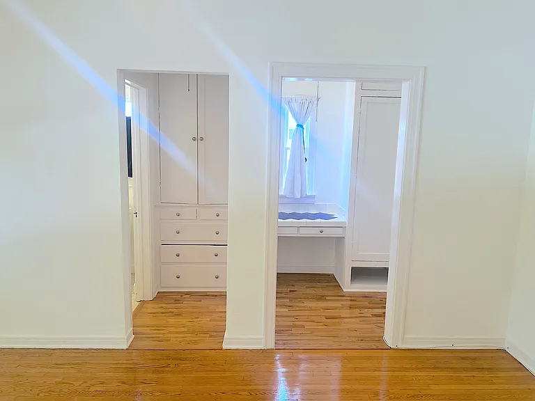 2028 N Beachwood Dr #103 — Photo 3