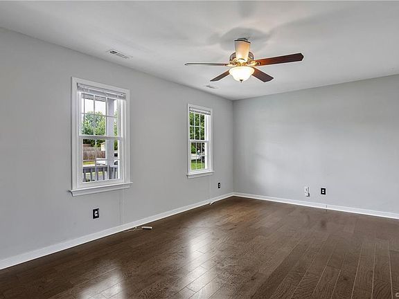 4th image of 1129 Lees Crossing Ct