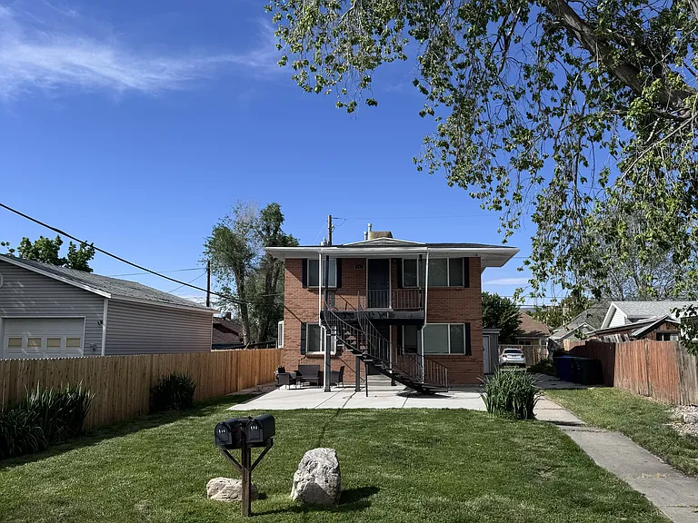 341 E Blaine Ave #341 — Photo 4