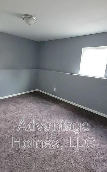700 N 70th St — Photo 16