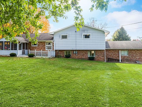 4th image of 716 Carpico Dr NE