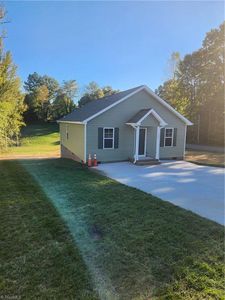 102 E Gene Hairston St, Madison, NC, 27025