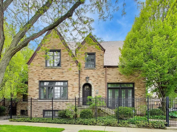 3045 W Ardmore Ave, Chicago, IL 60659