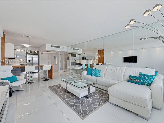 3rd image of 100 Lincoln Rd #1008