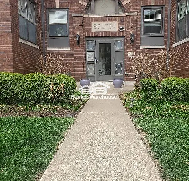 5625 Pershing Ave #32 — Photo 1