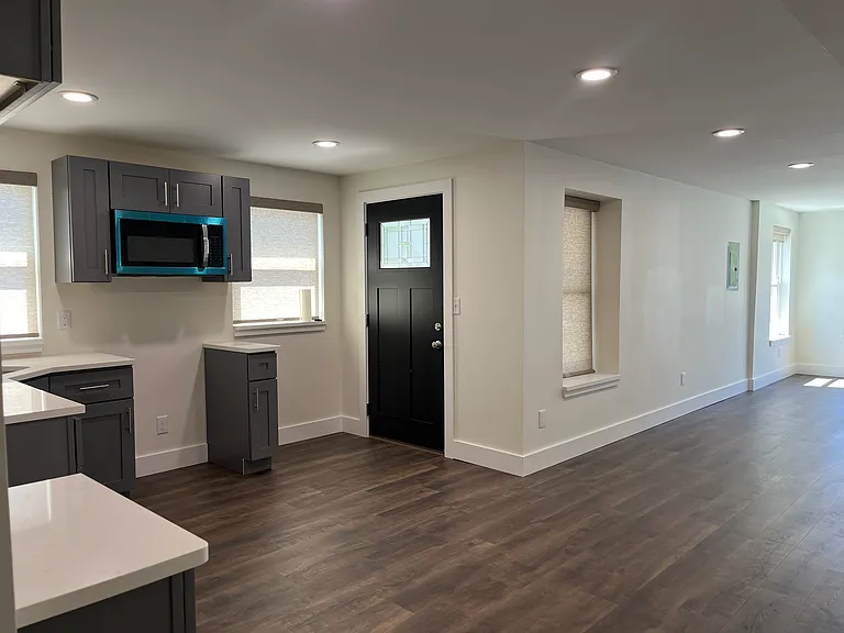 371 Dearborn St — Photo 3
