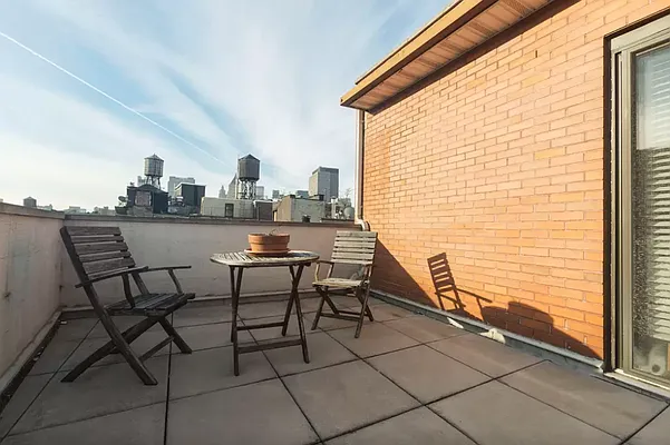 Rented by Veracity NYC LLC | media 32