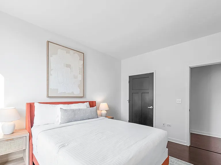 1246 W Devon Ave #35 — Photo 8