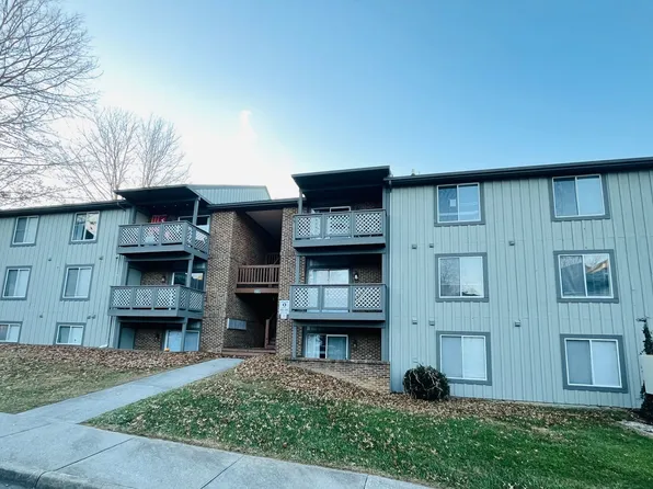 884 Newport Ter, Blacksburg, VA 24060