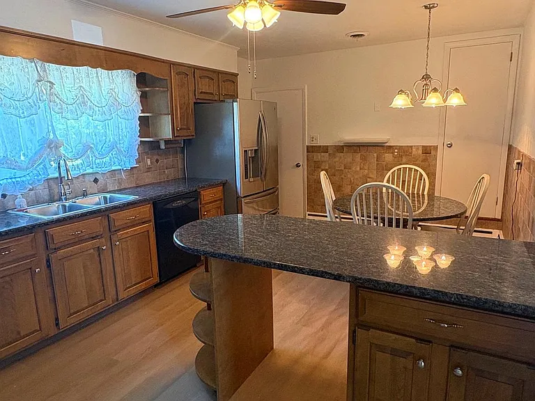 1215 Milltown Rd — Photo 13