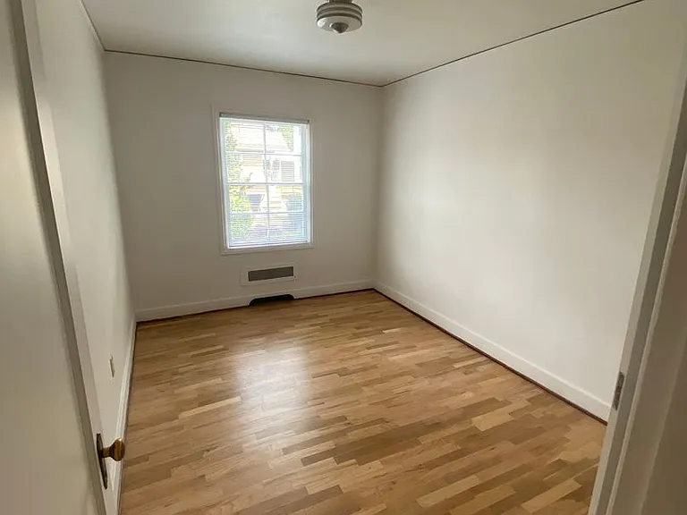 We have the wonderful 2bed/1bath you've been waiting for! — Photo 10