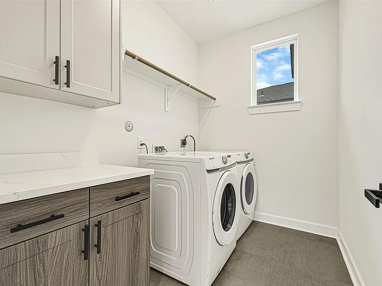 3613 Gano St — Photo 25