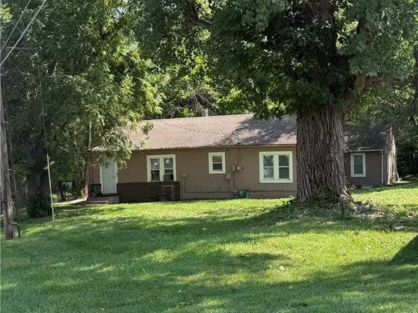 4941 Shawnee Dr, Kansas City, KS 66106