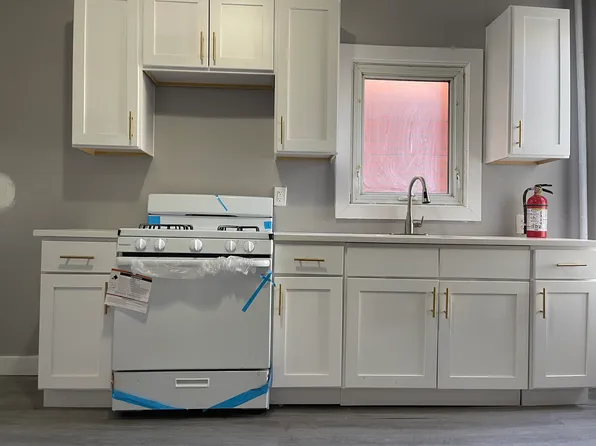 254 Clinton Ave #1E, Jersey City, NJ 07304