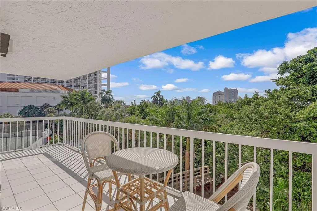 2 bed, 2.0 bath, 1230 sqft, $12,000 — Photo 3
