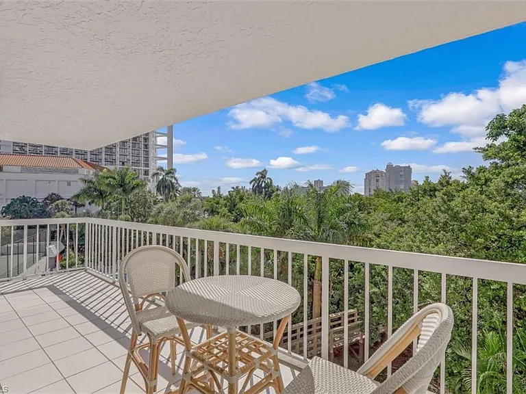 5501 Heron Point Dr #201 — Photo 3