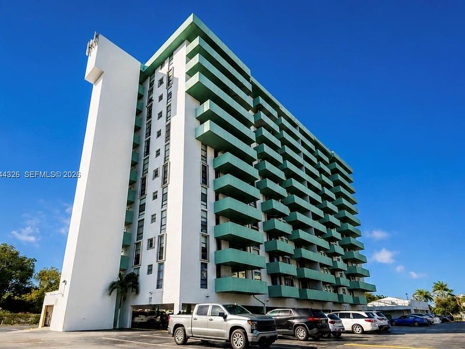 1st image of 1825 W 44th Pl APT 806