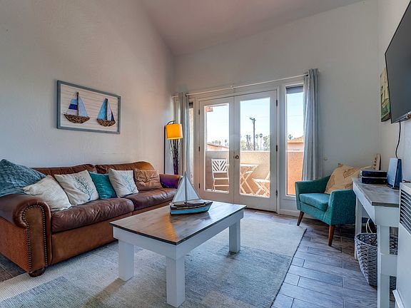 3rd image of 824 Island Ct APT 2