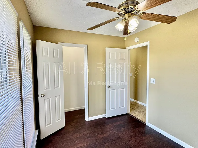 6917 Oak Side Dr — Photo 20