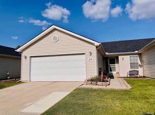 238 Quail Dr, Capac, MI 48014