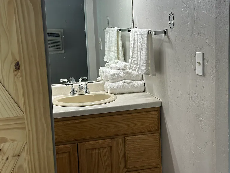1032 S Westland Dr #122 — Photo 2