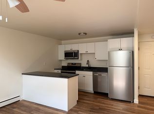 1034 5th Ave APT 8, Coraopolis, PA 15108