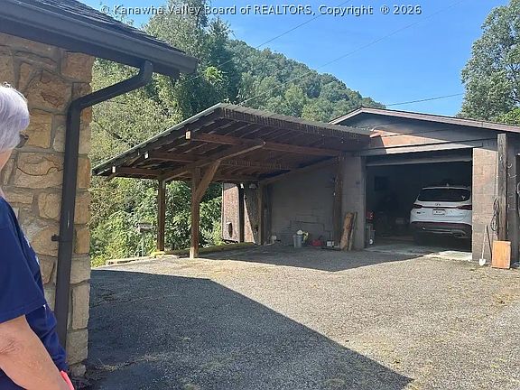 5th image of 171 Patterson Dr