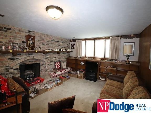3rd image of 1405 Lawrence Ln