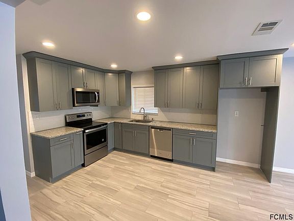 4th image of 19 Collins Ln