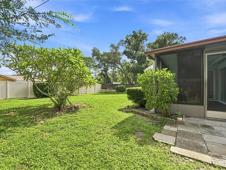 2855 Dueby St — Photo 25