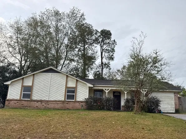 12513 Canterbury Dr W, Ocean Springs, MS 39564