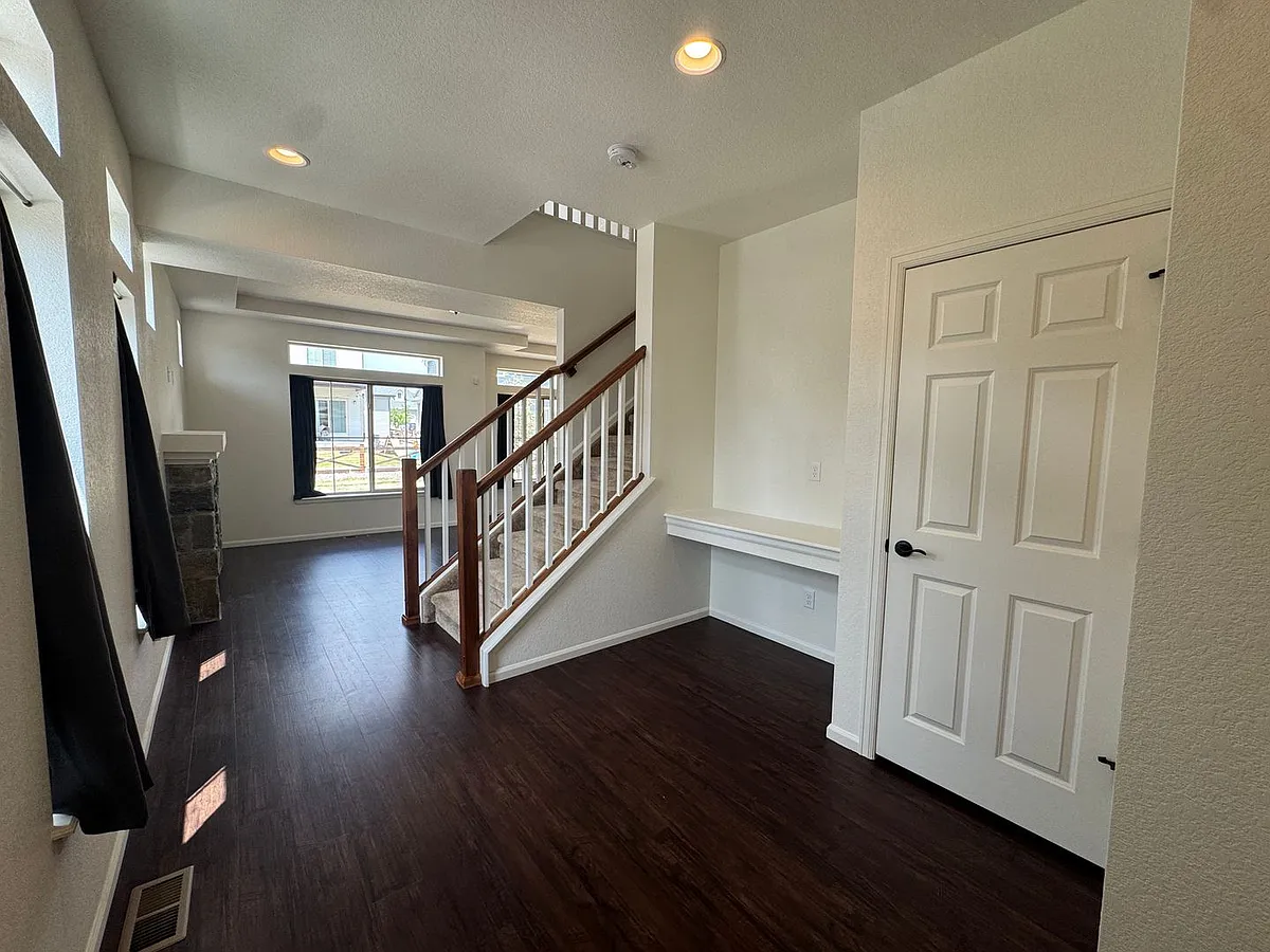 Building Photo - 9606 Lone Oak Ln