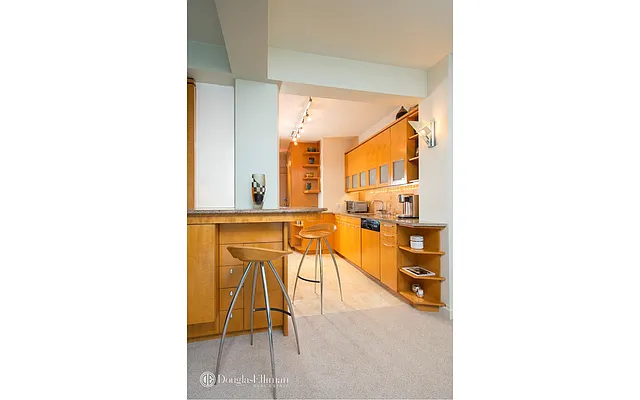 Sold by Douglas Elliman | media 14