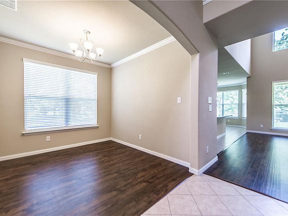 5th image of 3736 Estates Way