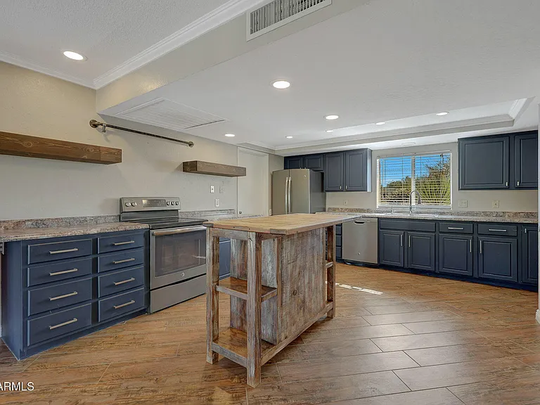 6914 E Highland Rd — Photo 11