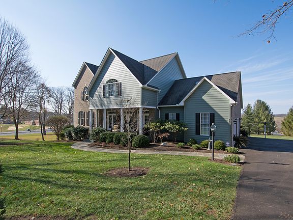 3rd image of 319 Dwyer Ln