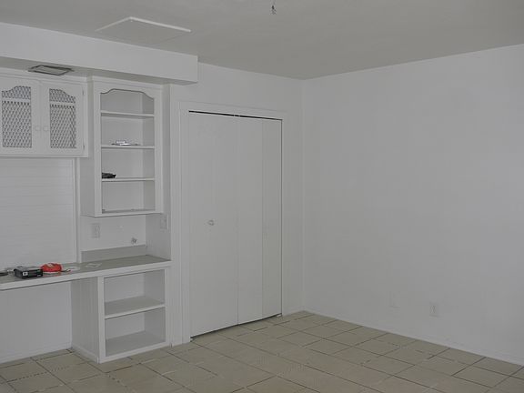 2nd image of 2138 Wall Ave #2142
