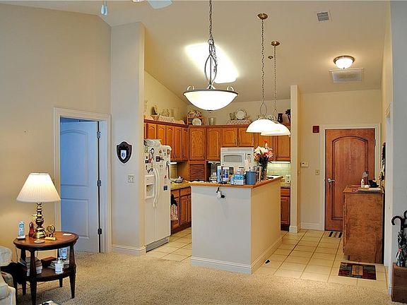 4th image of 1 Highlands Crossing Dr APT 302