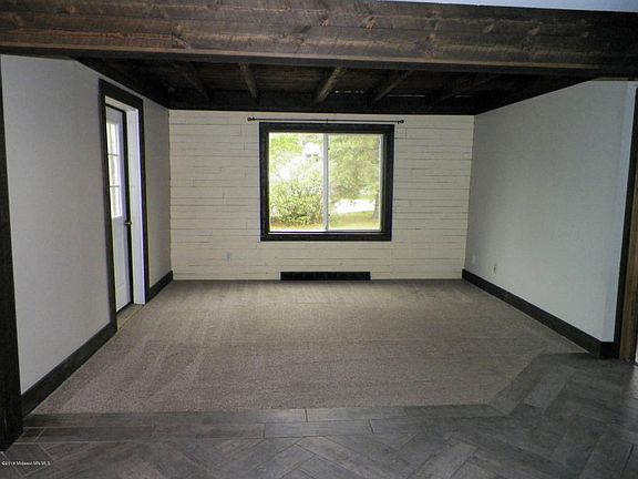 3rd image of 741 1st St NE