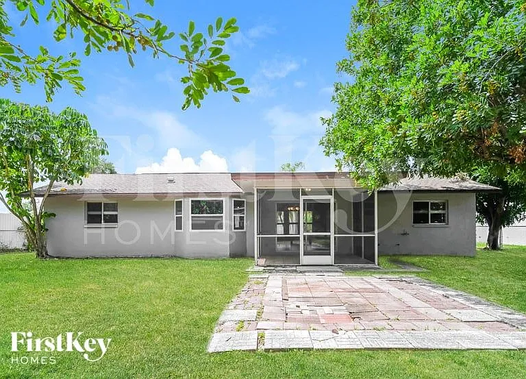 2213 SE 5th St — Photo 15
