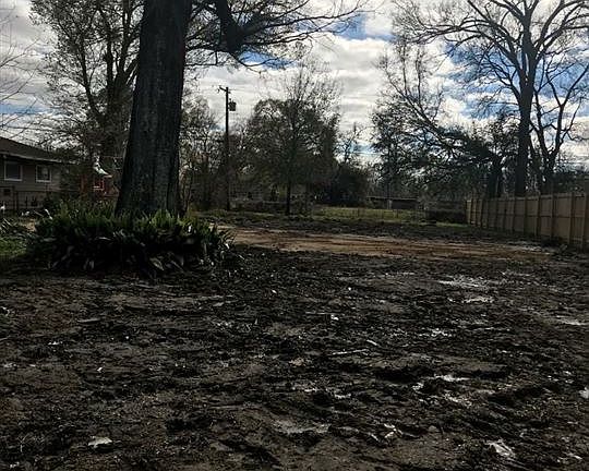 5th image of 3815 Bryan Dr