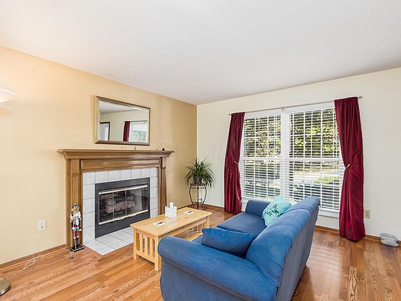5th image of 3243 Prairie Gardens Dr