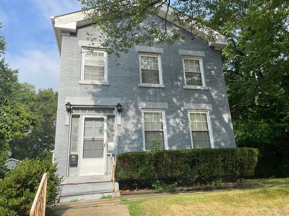 843 1st St NE UNIT 2