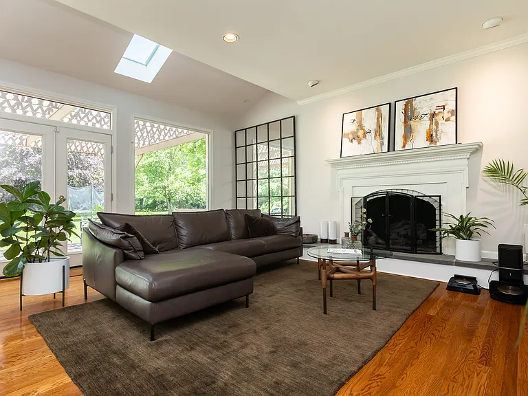 8809 Saunders Ln — Photo 72