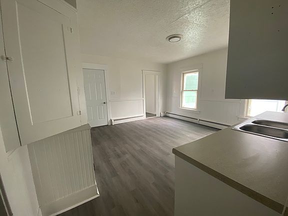 5th image of 49 Winter St #B